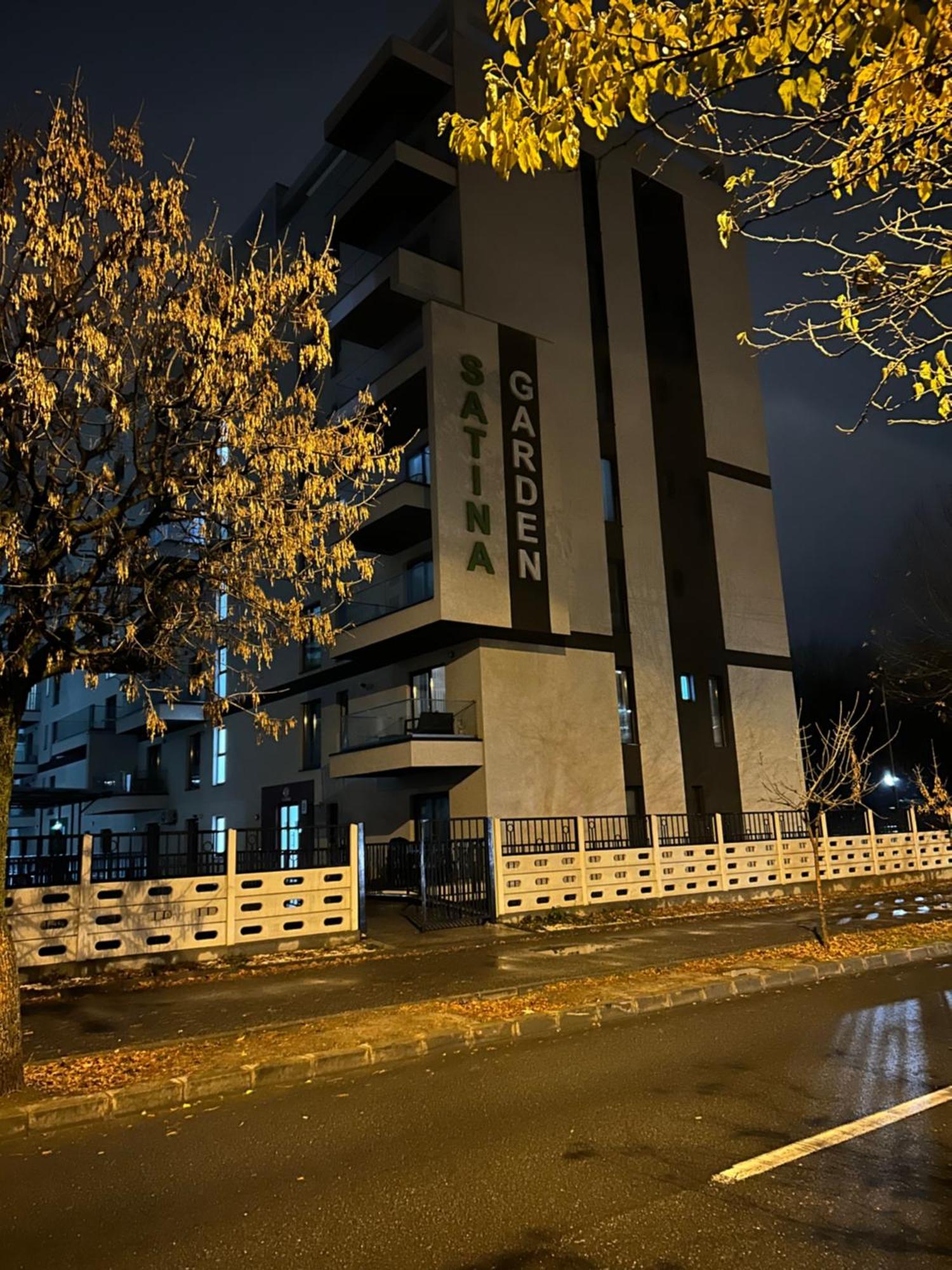 Apartament Raira クラヨーヴァ エクステリア 写真