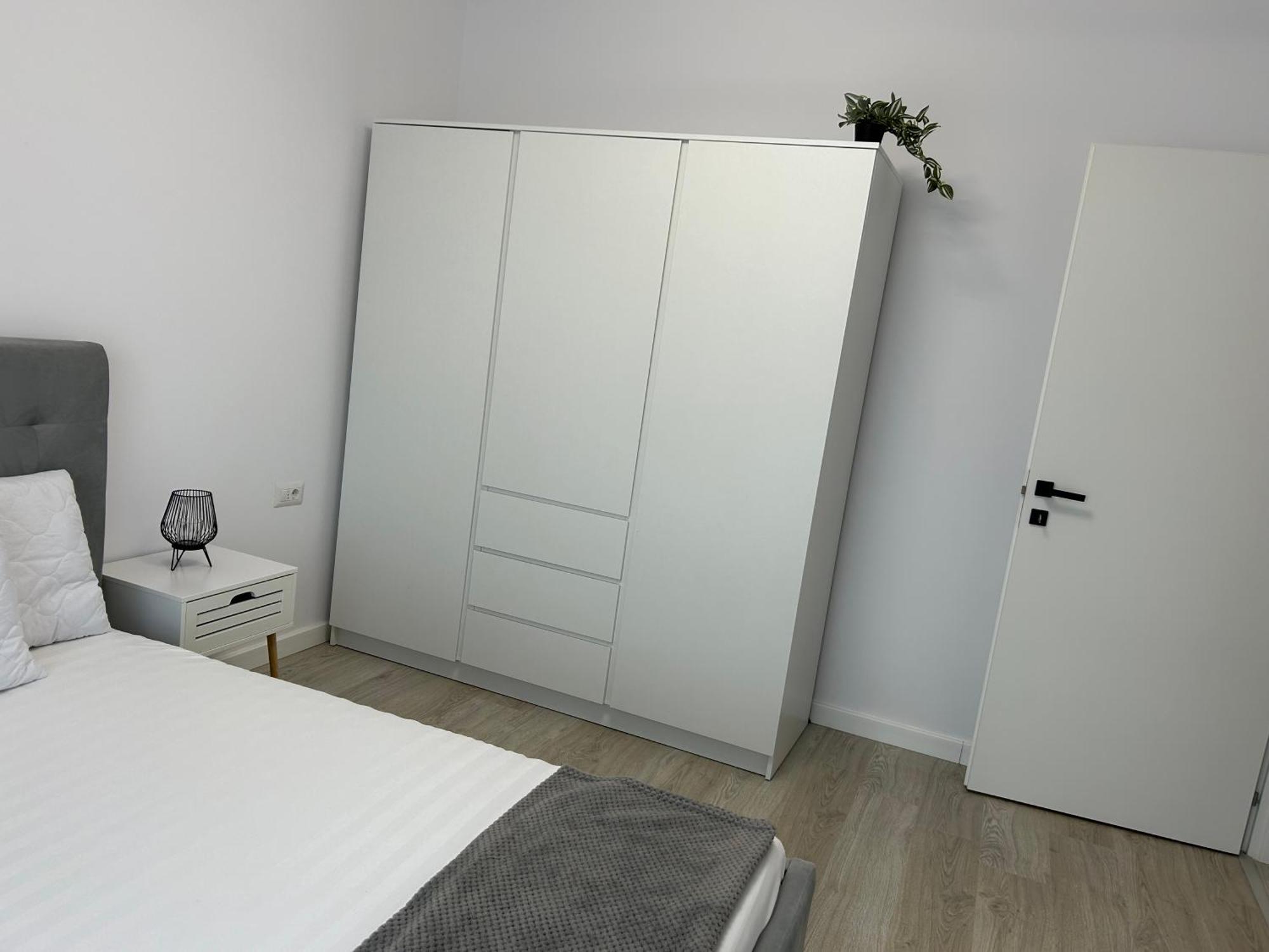 Apartament Raira クラヨーヴァ エクステリア 写真
