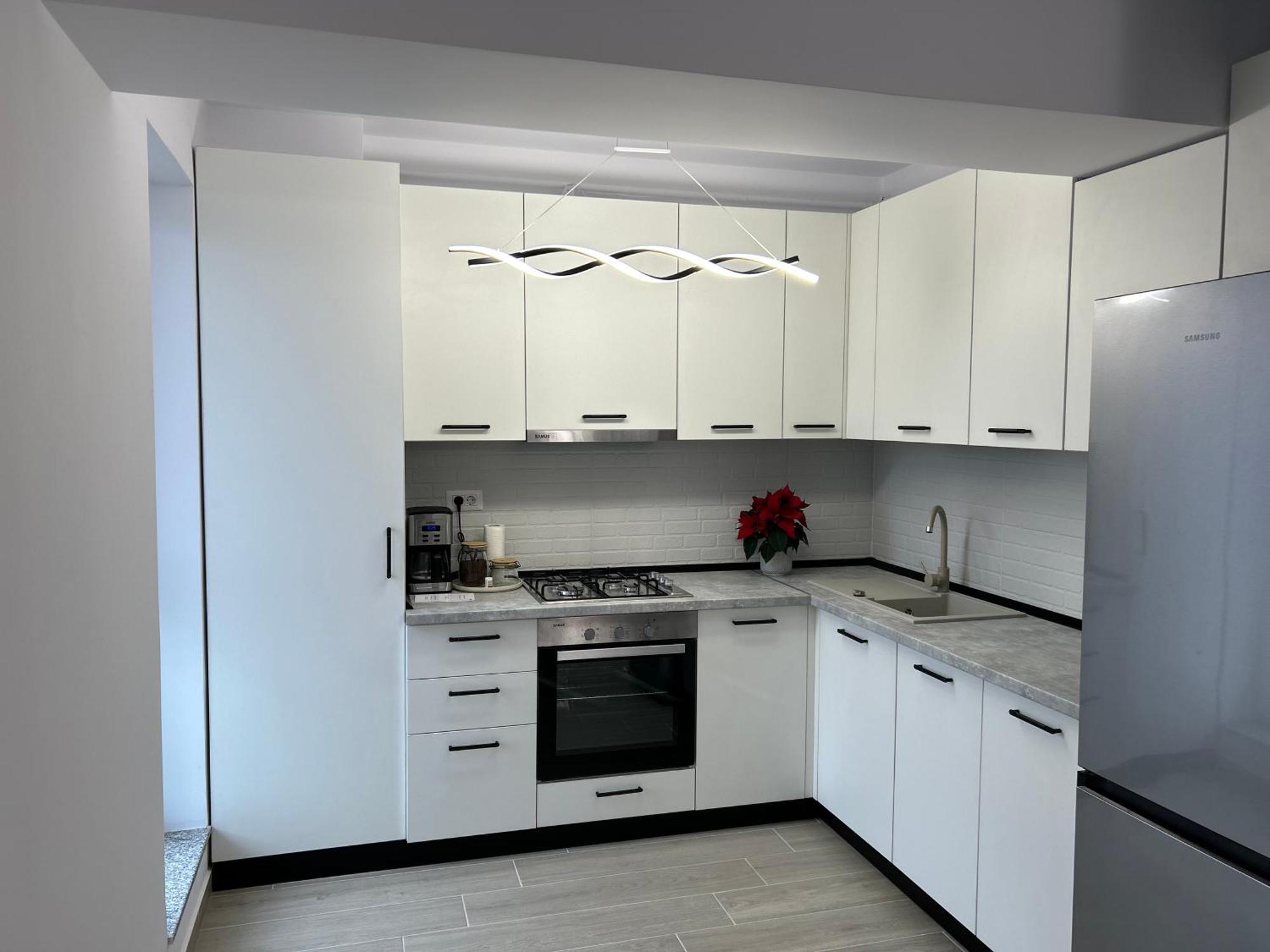 Apartament Raira クラヨーヴァ エクステリア 写真